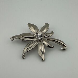 Vintage Silver Flower Brooch with Rhinestone Accent